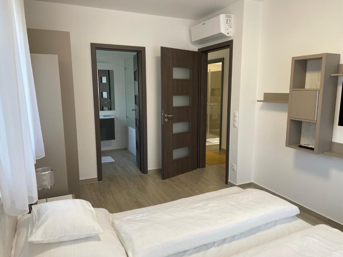 Royalhill Apartman 沃尼奥尔茨沃什海吉 外观 照片