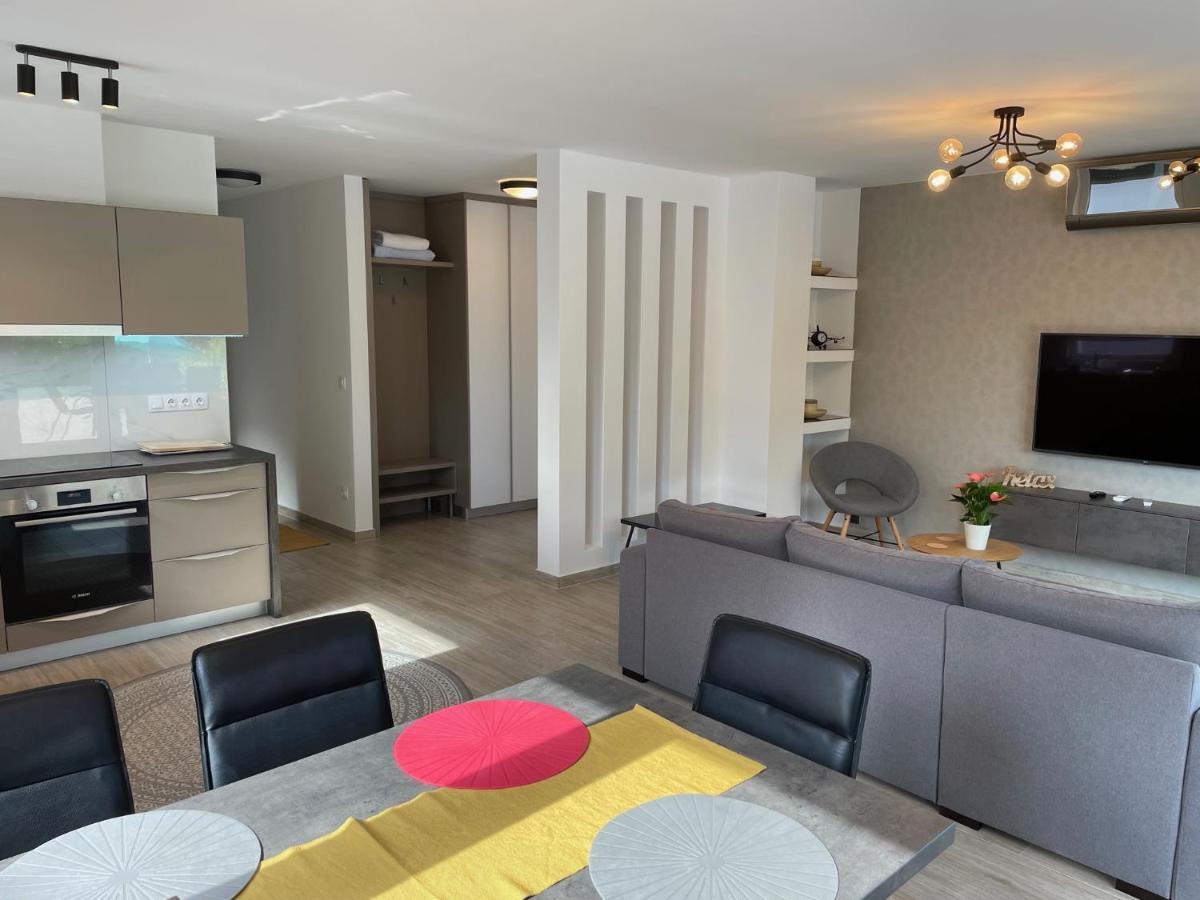 Royalhill Apartman 沃尼奥尔茨沃什海吉 外观 照片