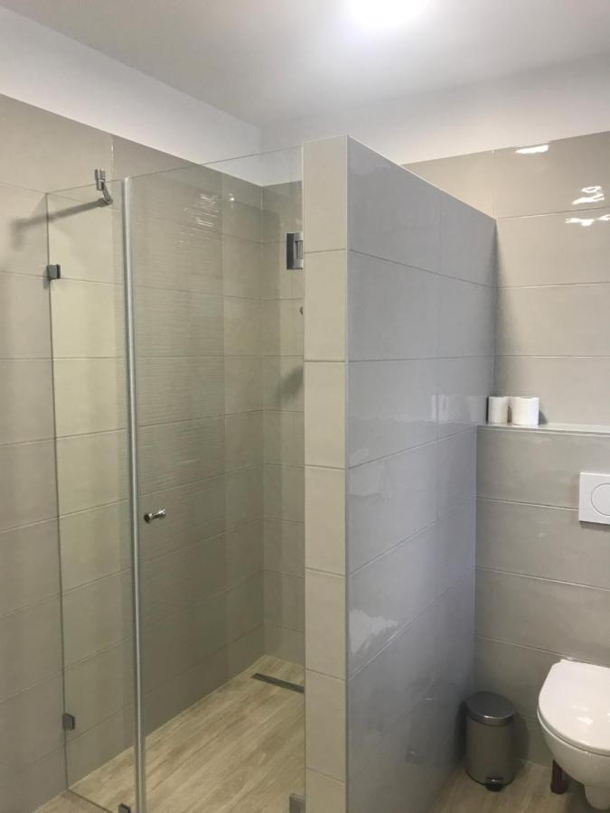 Royalhill Apartman 沃尼奥尔茨沃什海吉 外观 照片